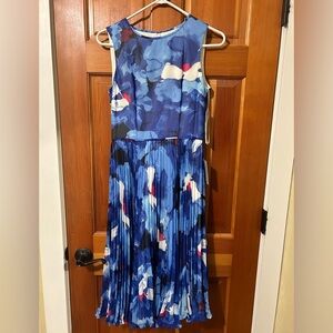 Maggy London Size 4 women’s elegant dress